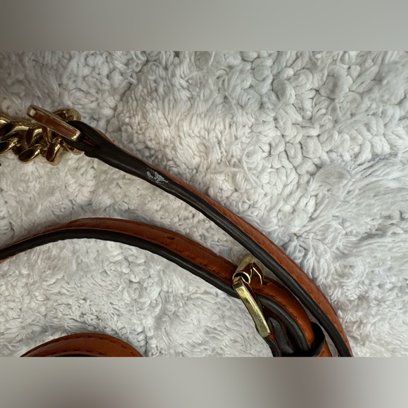 Michael Kors Messenger Ginny Leather Crossbody Bag with Dust Bag - Picture 15 of 16